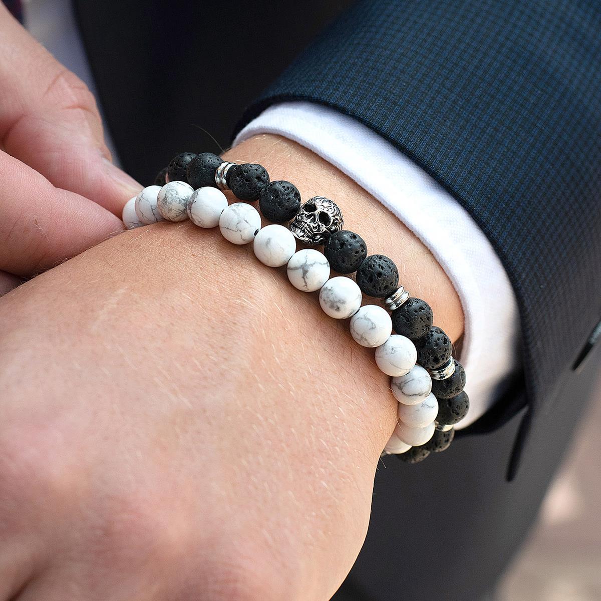 Crucible Jewelry Polished Stainless Steel Skull and Black Lava Strech Bracelet