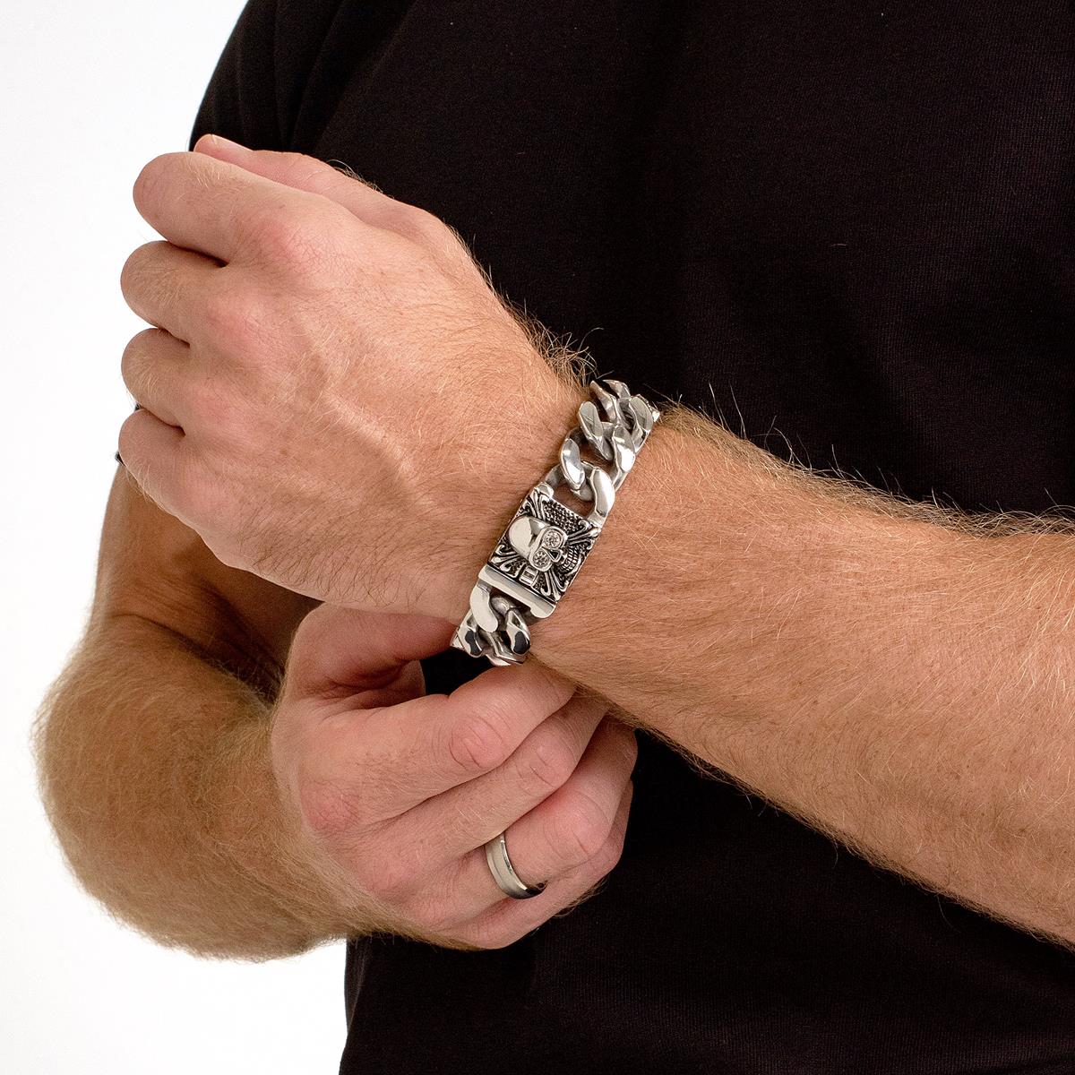 Men's Cubic Zirconia Eyes Skull Clasp Stainless Steel Curb Bracelet