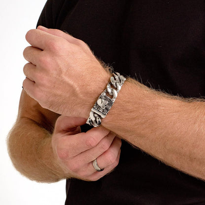 Men's Cubic Zirconia Eyes Skull Clasp Stainless Steel Curb Bracelet